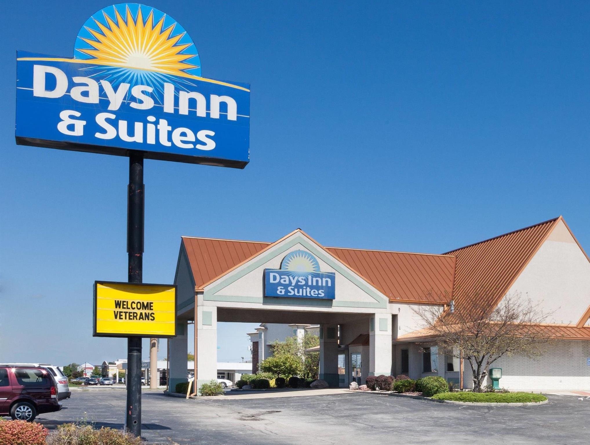 Days Inn & Suites By Wyndham Kokomo Exteriör bild
