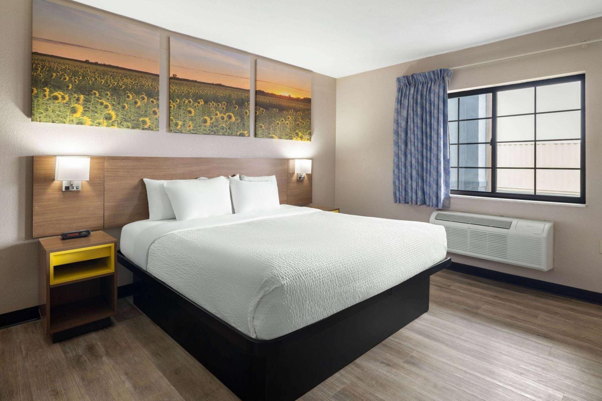 Days Inn & Suites By Wyndham Kokomo Exteriör bild